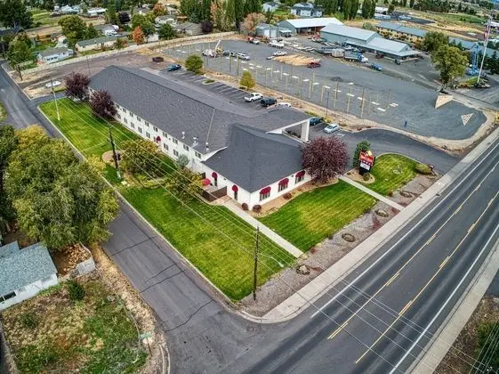Rory & Ryan Inn