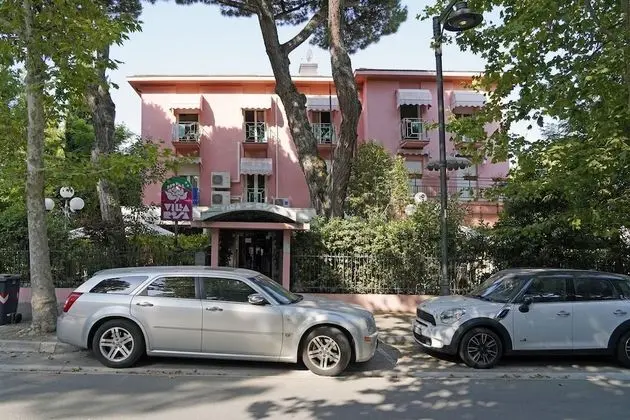 HOTEL VILLA ROSA