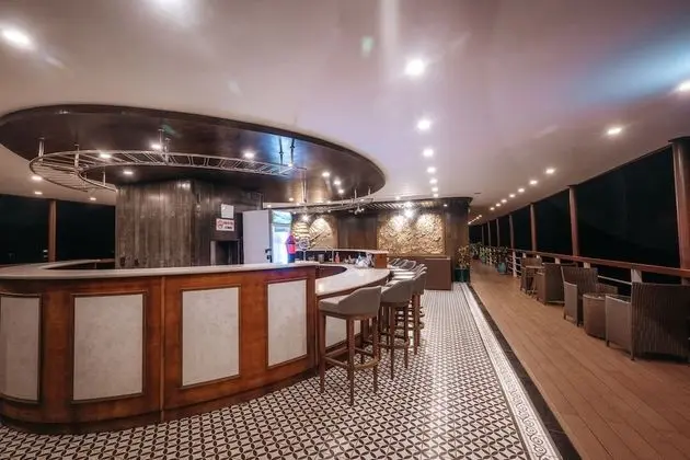 Rosa Cruise Halong - Öne Çıkan Resim