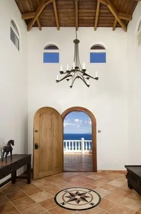 VillaRosa by Island Properties Online - Lobi