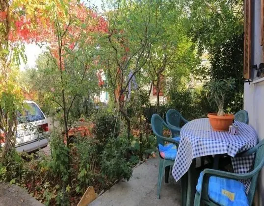 Rosa - With Parking - A1 - Öne Çıkan Resim