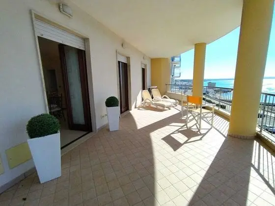 Rosa Virginia Vista Mare 1