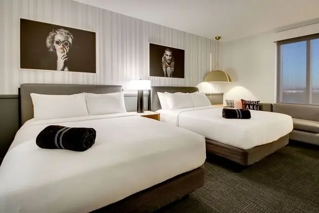 The Rose Chicago, Tapestry Collection by Hilton - Oda