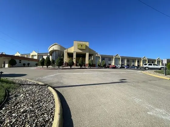 Rose City Inn & Suites