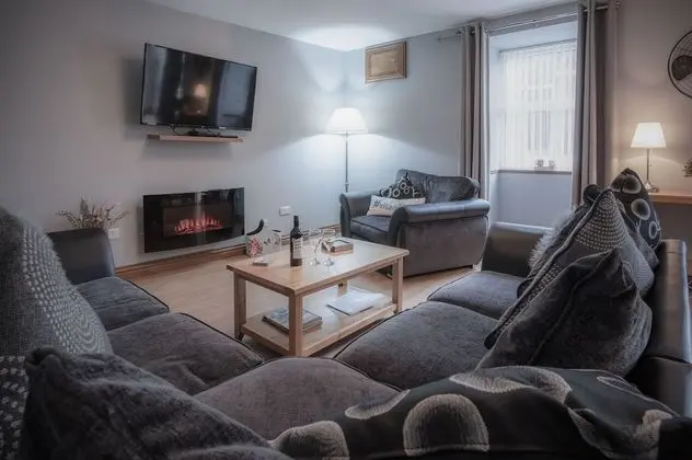 Rose Coach House - 3 Bedroom Cottage - Pendine - Öne Çıkan Resim