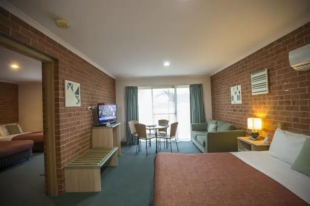 Rose Garden Motel