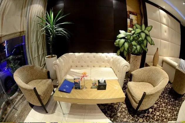 Rose Garden Hotel
