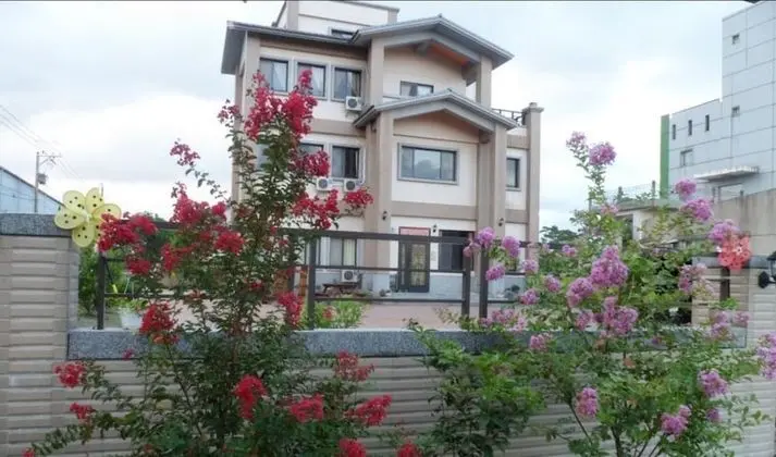 Rose Lodge