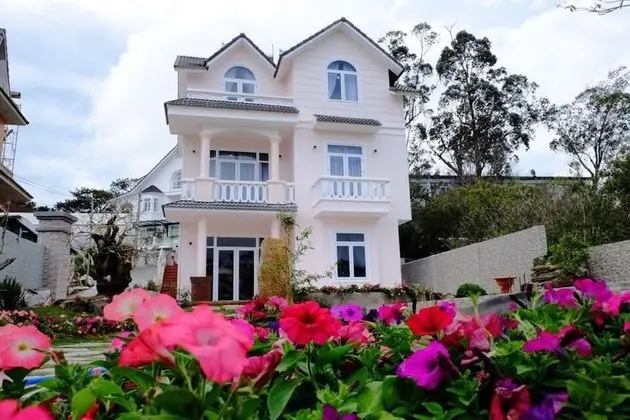 Rose Milano Villa
