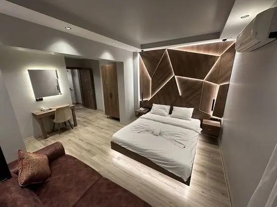 Rose Suites - 1
