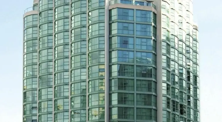 Rosedale on Robson Suites Hotel