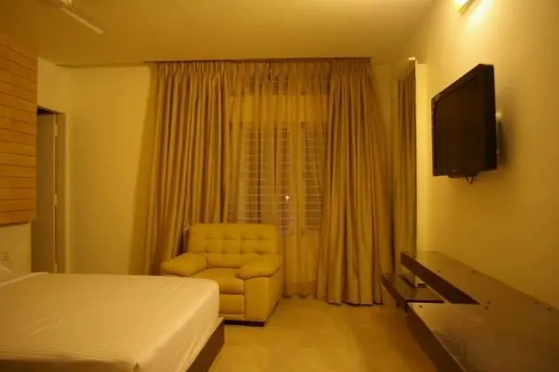 Roseline Suites - A Business Hotel - Oda