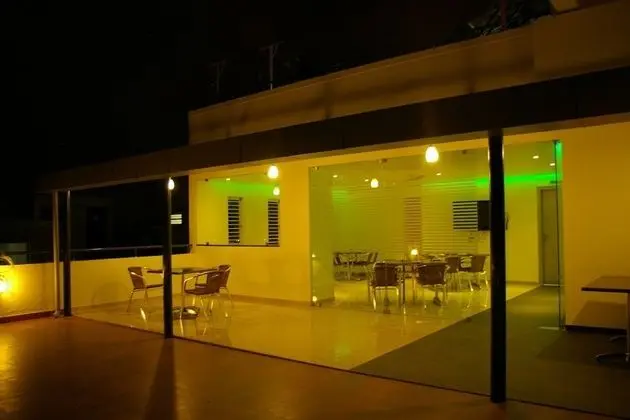 Roseline Suites - A Business Hotel - Yerinde Yemek