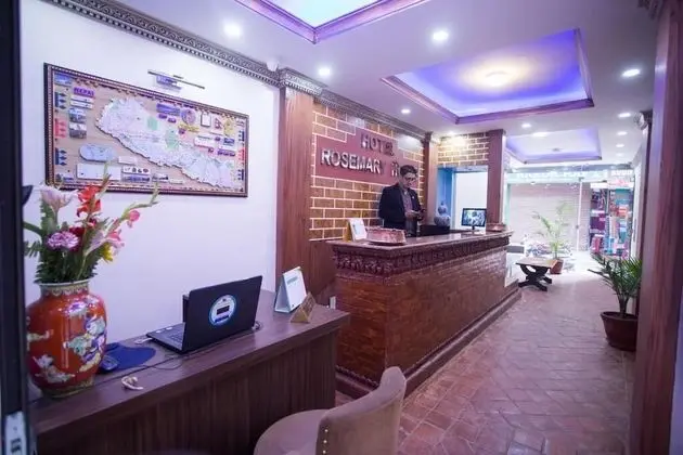 Hotel Rosemary Homes - Lobi