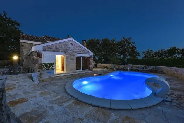 Villa Rosemary Near Zadar Charming Stone House With Private Pool