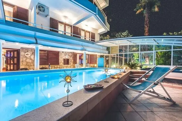 Villa Roses Apartments & Wellness - Havuz
