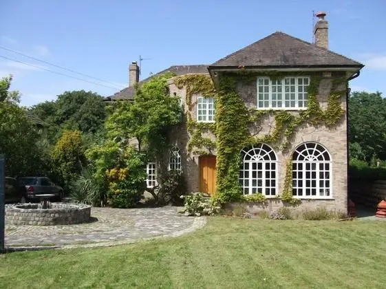 Roseview B & B