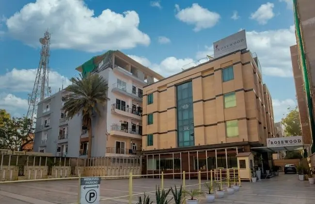 Rosewood Apartment Hotel - Gurgaon - Dış Mekan