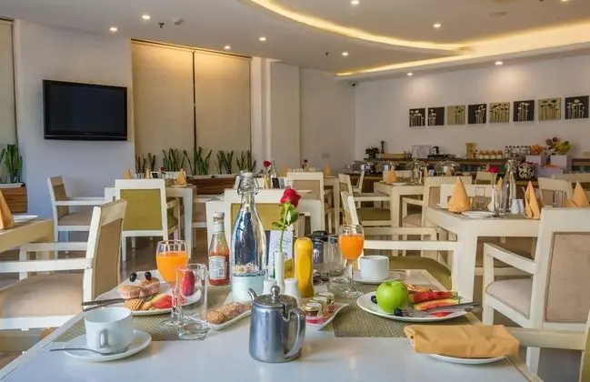 Rosewood Apartment Hotel - Gurgaon - Yerinde Yemek