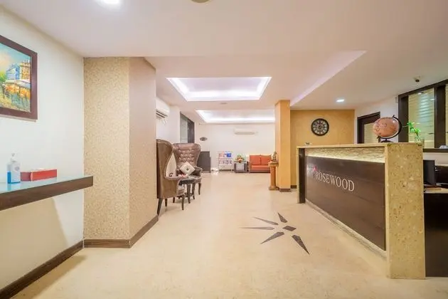 Rosewood Apartment Hotel - Pantnagar - Lobi
