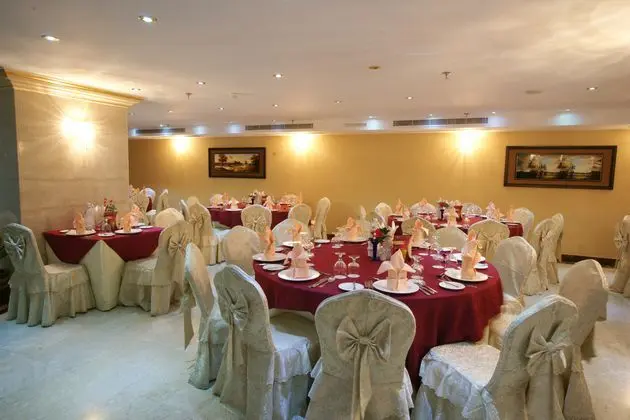 Roshan Al Azhar Hotel - Yeme / İçme