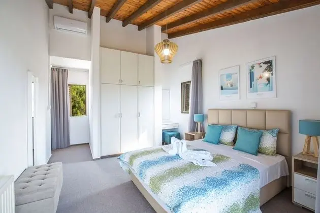 Villa Rosie, Modern 4bdr Ayia Napa Villa with Pool - Oda