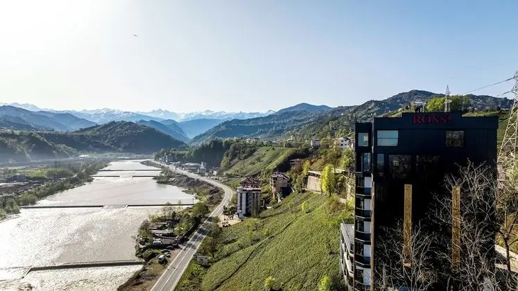 Rossi Luxury Hotel