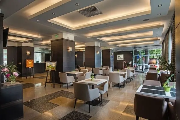 Rosslyn Central Park Hotel - Lobi