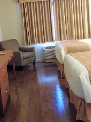 Rosslyn Inn and Suites - Oda