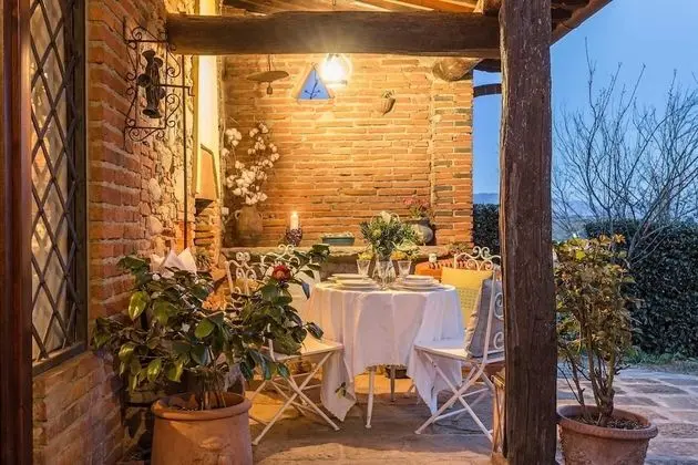 Rosyabate Cottage With Private Garden and Views Between Lucca and Pistoia - Oda