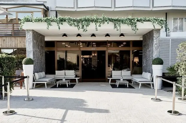 Rouge Hotel International - Öne Çıkan Resim