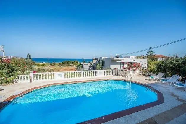 Rouladina-1 Sea View apt 5 min Walk to Beach