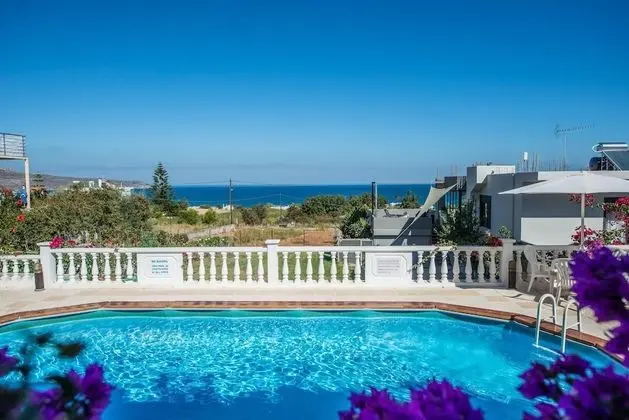Rouladina-2 Sea View apt 5 min Walk to Beach