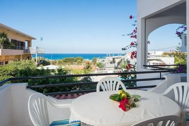Rouladina-3 sea View apt 5 min Walk to Beach