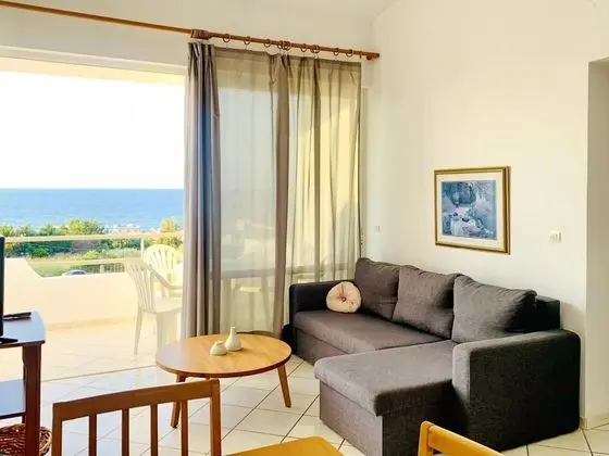 Rouladina-5 sea View apt 5 min Walk to Beach - Oda