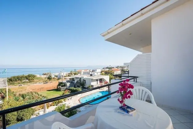 Rouladina-6 Sea View apt 5 min Walk to Beach - Oda