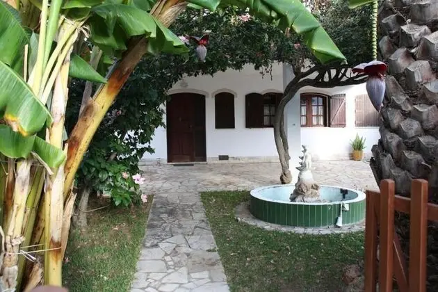 Roulito's Guest House