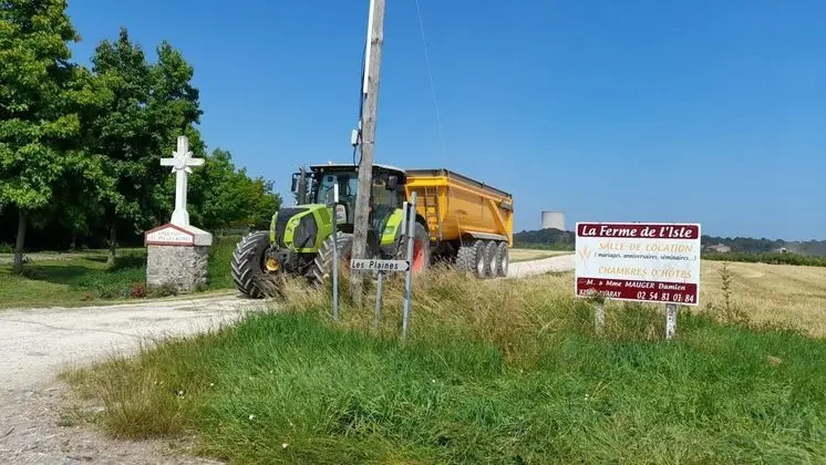 Roulotte à la Ferme de l'Isle - Genel