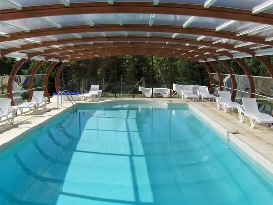 Roulottes des Monédières - Caravan Park