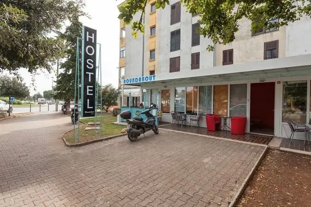 Roundabout Hostel - hostel - Dış Mekan