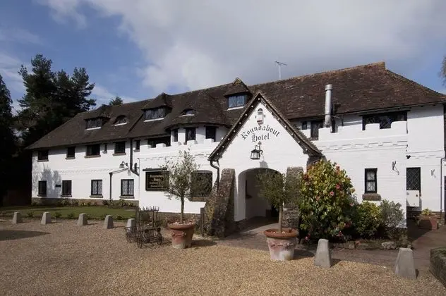 The Roundabout Hotel - 1