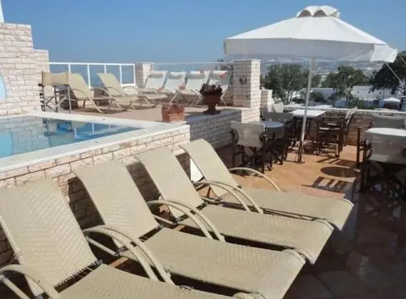Villa Roussa - Havuz