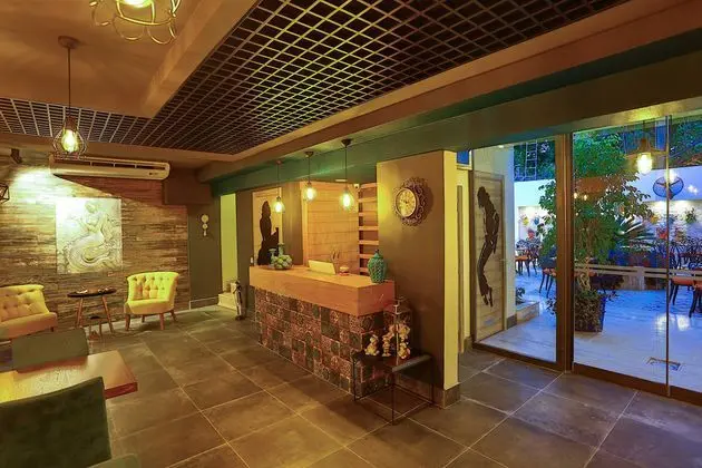 Route Hotel - Lobi