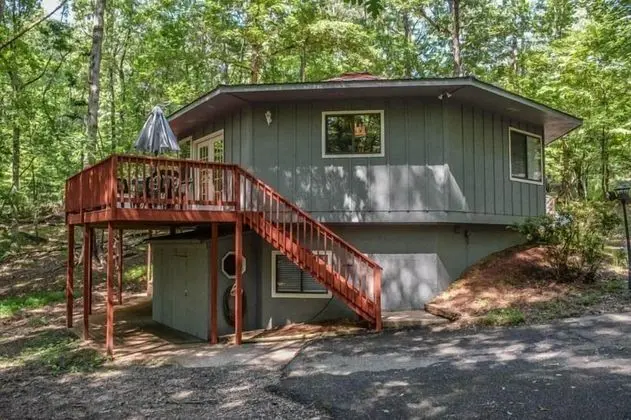 Rowe`s Round House