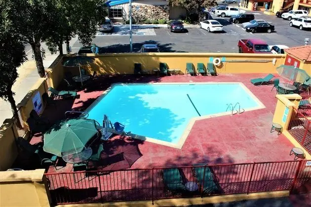 Roy Inn & Suites – Sacramento Midtown