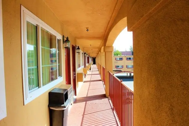 Roy Inn & Suites – Sacramento Midtown - Dış Mekan