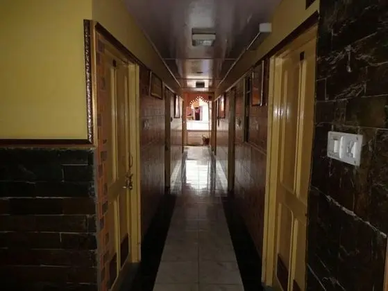Royal Aashiyana Palace Hotel - İç Mekan