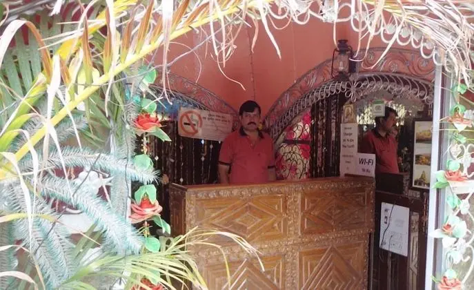 Royal Aashiyana Palace Hotel - Lobi