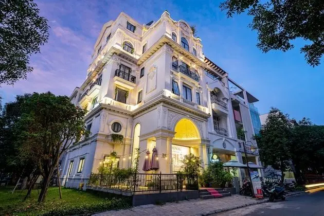 The Royal Hotel & Apartment