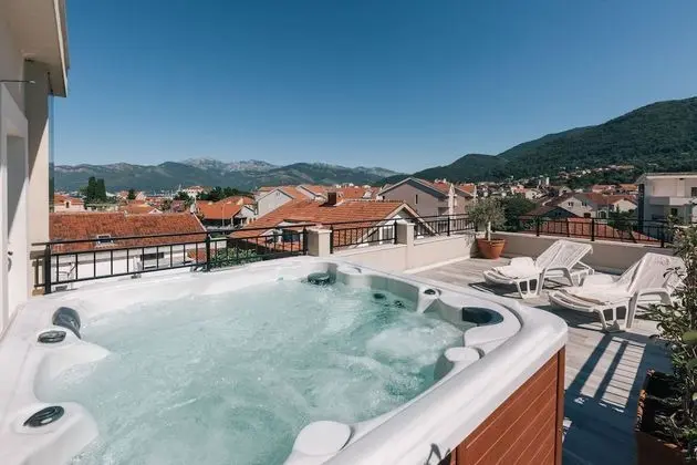 Villa Royal Apartments - Havuz